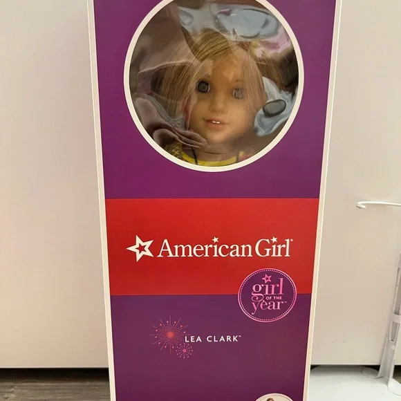American Girl Doll Lea Clark - complete with book in box - Picture 7 of 7